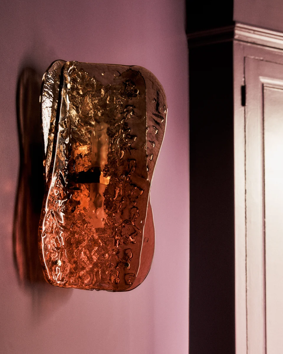 Ultra Violet — Wall light on the violet wall